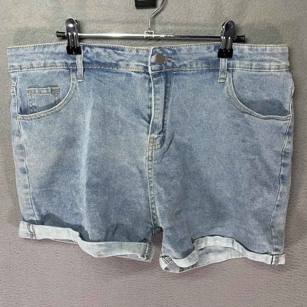 Shiranna Womens 2XL Denim Shorts Blue Flame Embroidered‎ Cuffed
